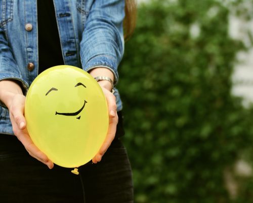 balloon, hands, relationship-3147677.jpg